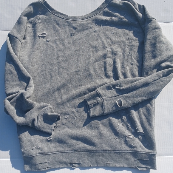 Express Extreme Destressed Crewneck - Picture 2 of 8